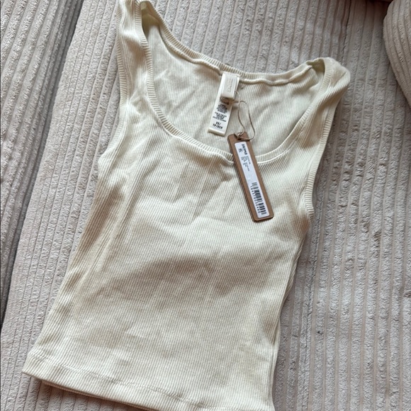 Skims cotton rib tank NWT - Picture 2 of 3